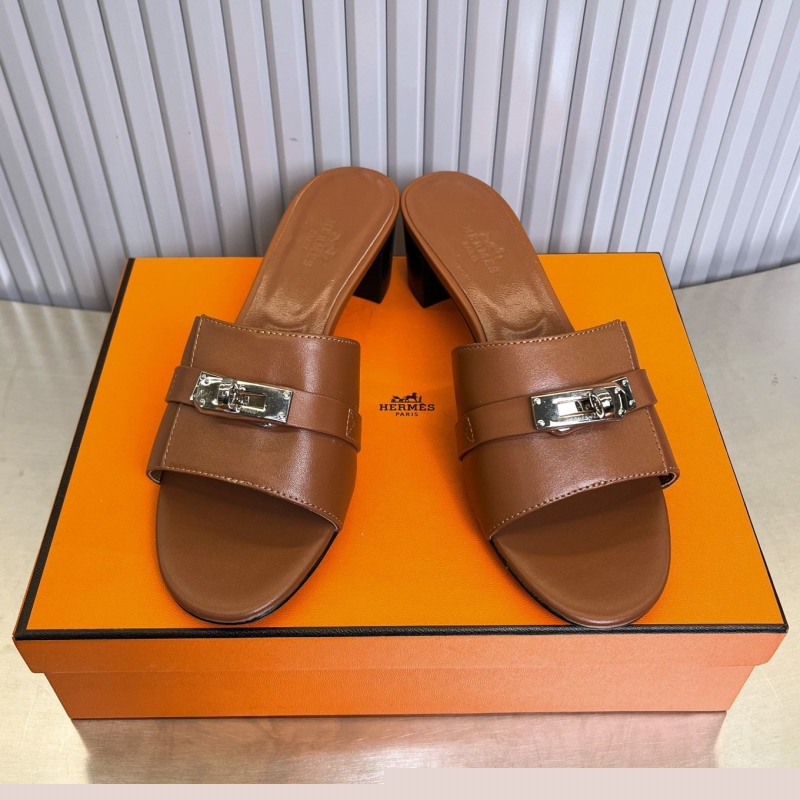 H**mes slippers